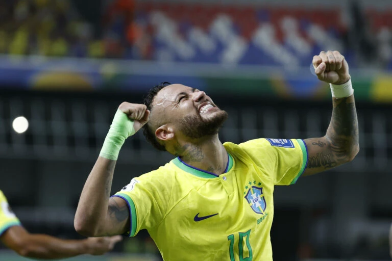 Neymar supera Pelé com gols em jogos da seleção e famosos